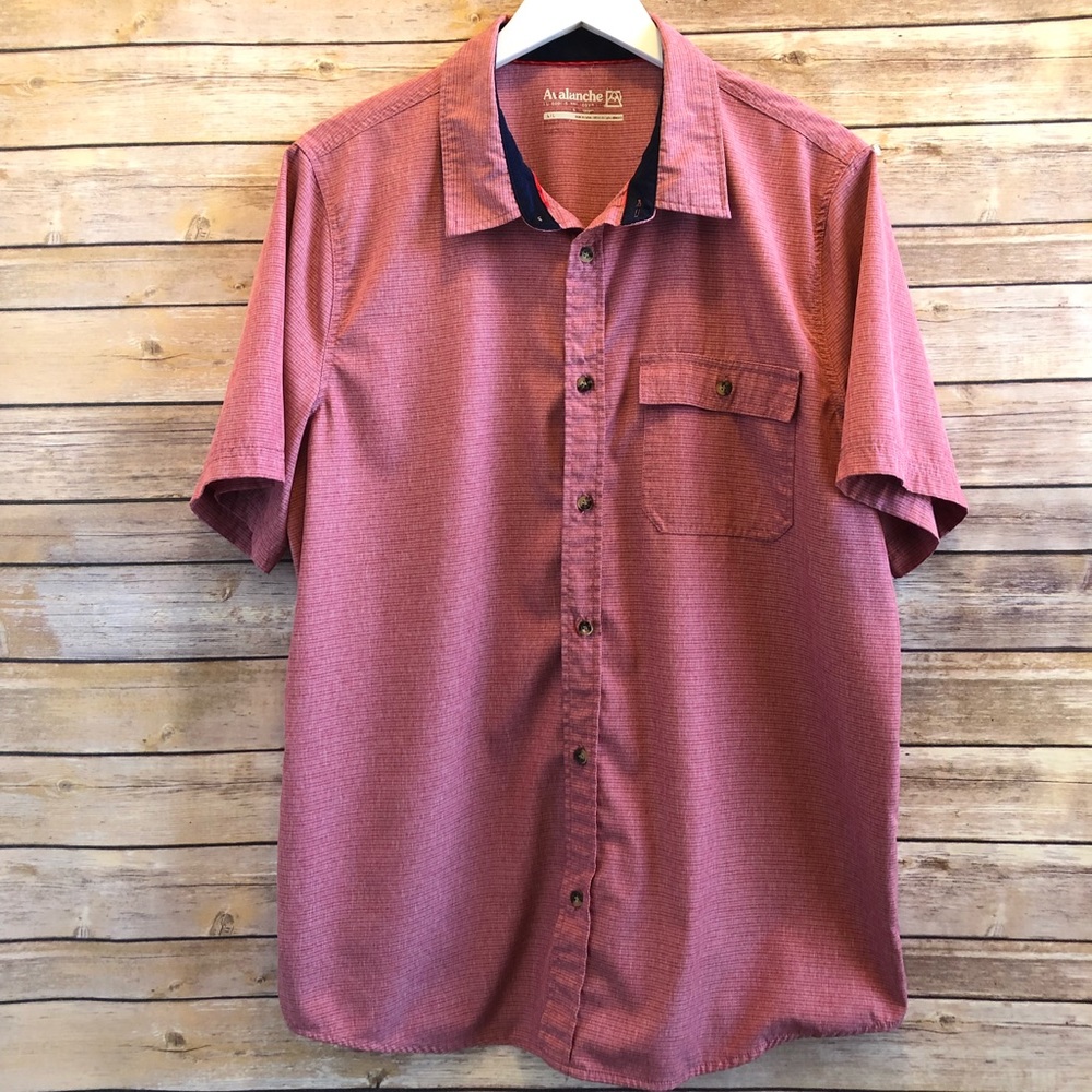 Avalanche Red Button Up Short Sleeve Shirt Size Large